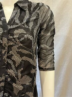 Cable & Gauge Black and White Dot-Print Button-Front Blouse